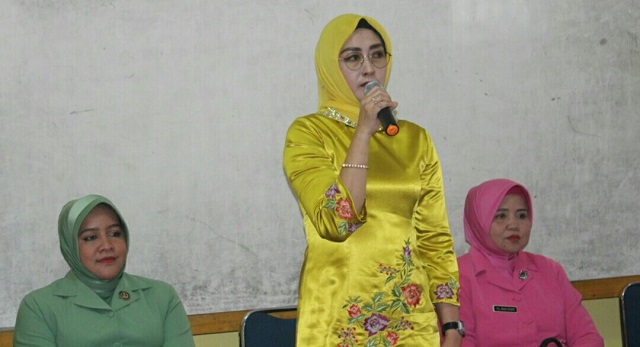 Ketua GOW Pasaman, Miradelima